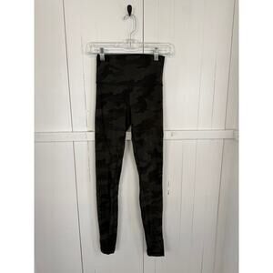 Lululemon Green/Black Leggings Size 4 Ankle - NWOT